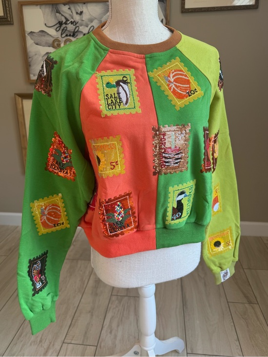 QUEEN OF SPARKLES Tops - NWOT! QUEEN OF SPARKLES Colorblock Fall Sequin Stamp Sweatshirt
